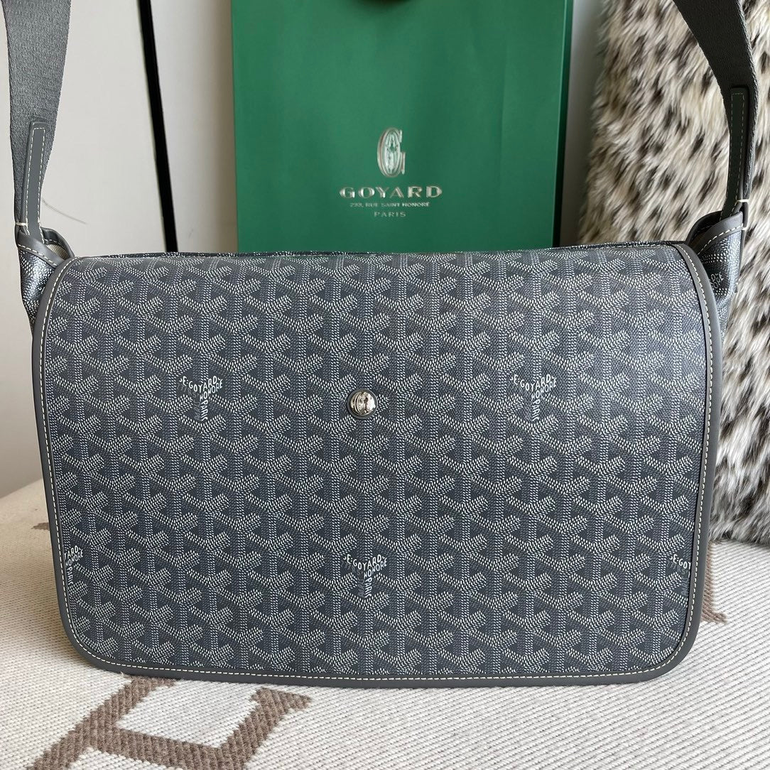 Goyard gray Crossbody Caprtein bag