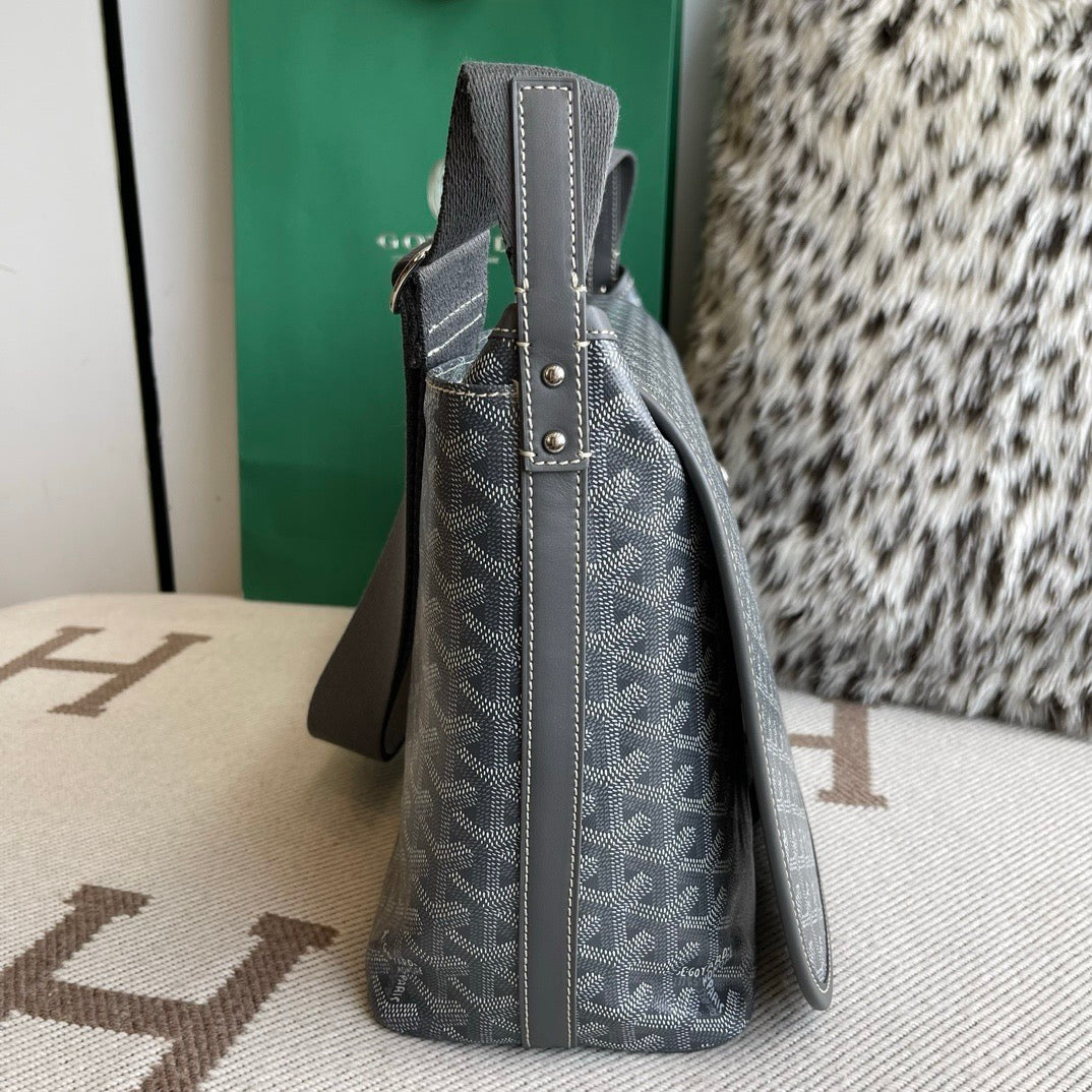 Goyard gray Crossbody Caprtein bag