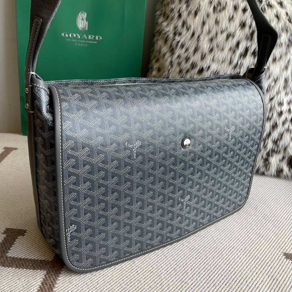 Goyard gray Crossbody Caprtein bag