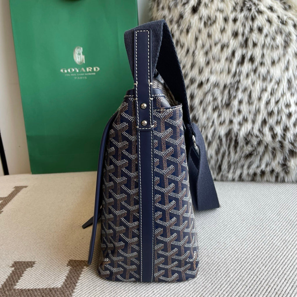 Goyard Navy blue Crossbody Capetein bag