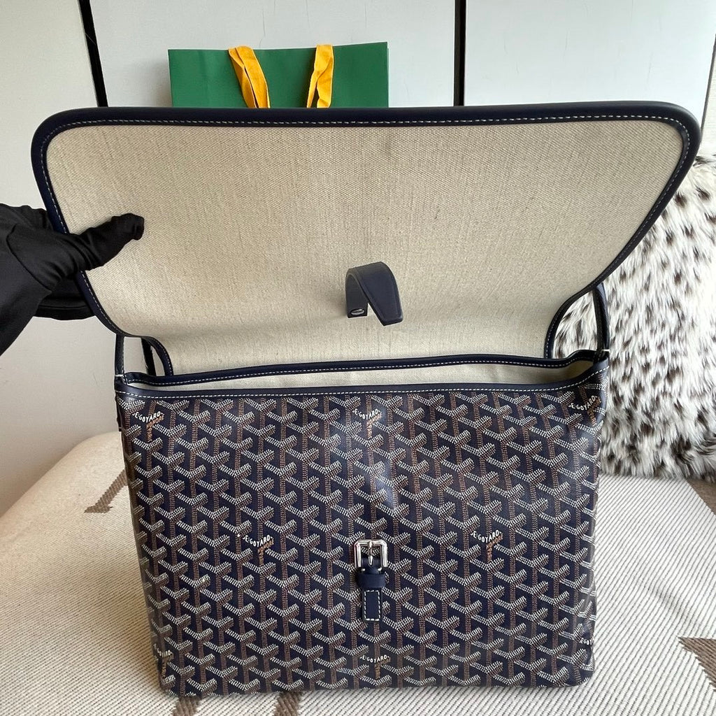 Goyard Navy blue Crossbody Capetein bag