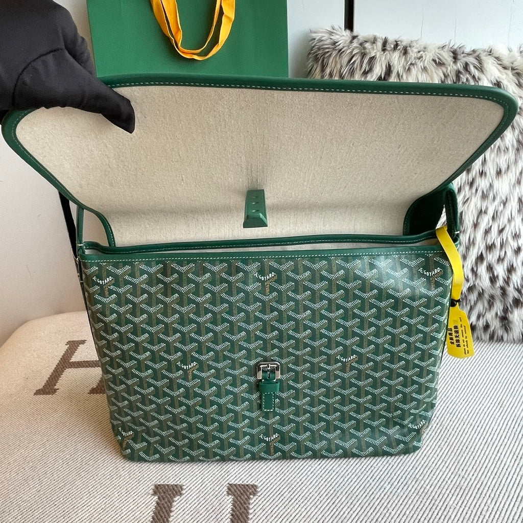 Goyard Green Crossbody Capetein bag