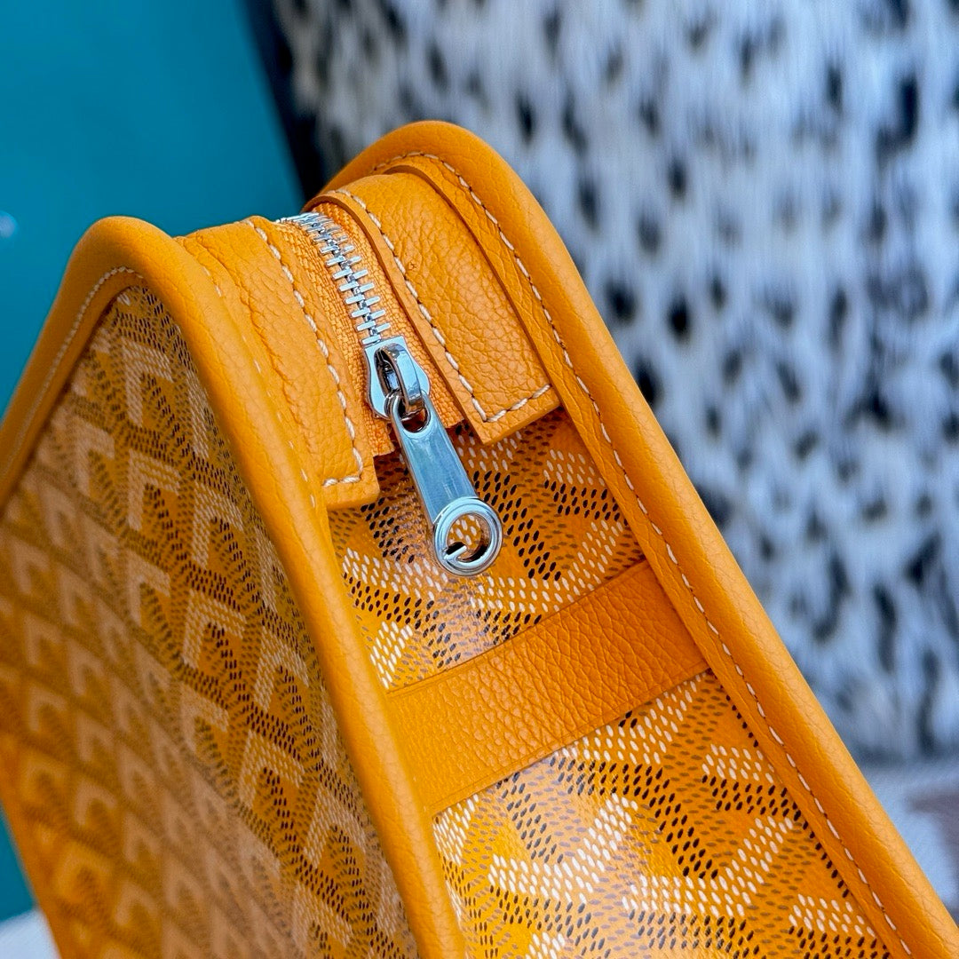 Goyard Yellow Clutch bag