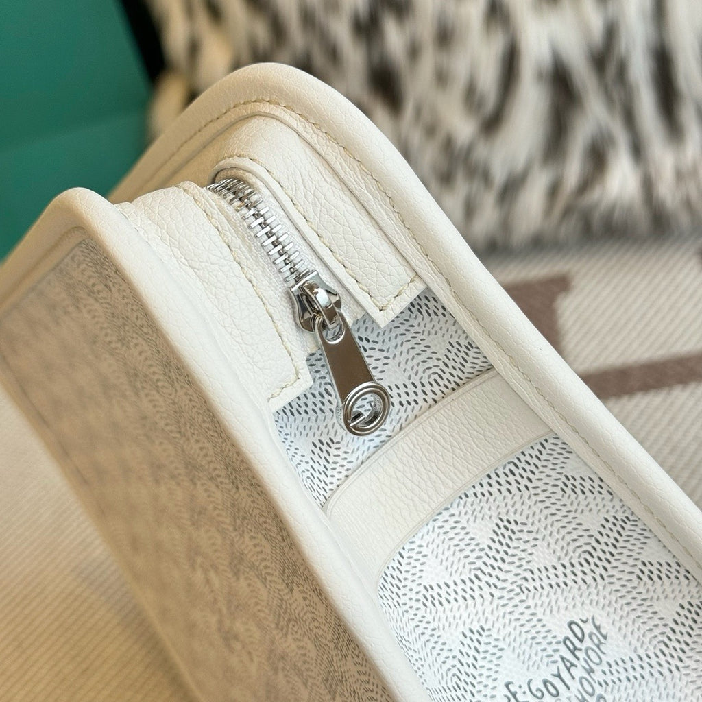 Goyard White Clutch bag
