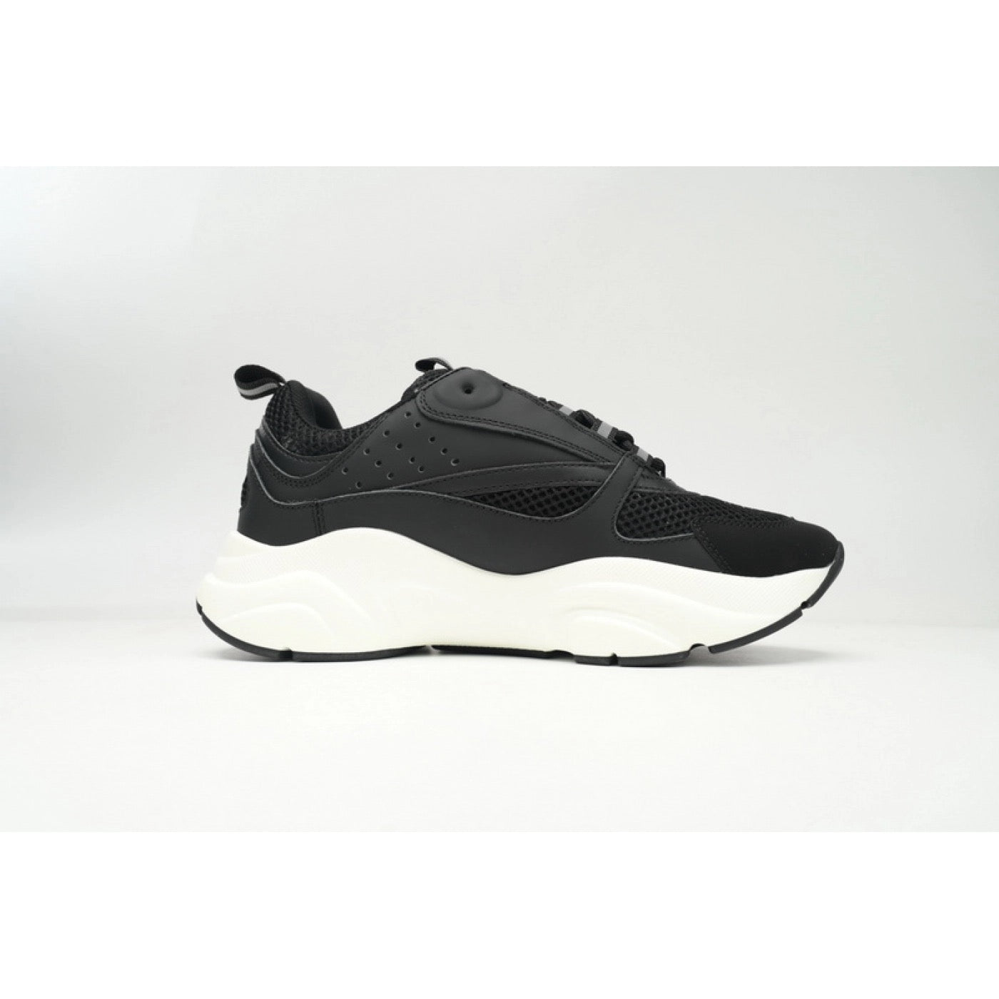 Dior Black and white B22